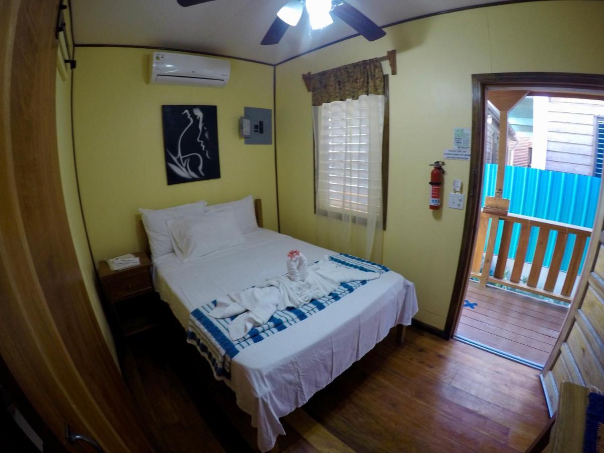 Chila'S Accommodations 키코커 외부 사진