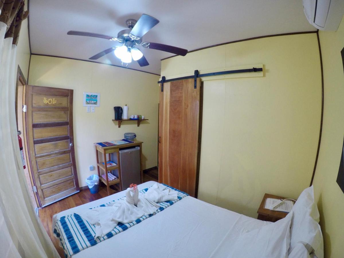 Chila'S Accommodations 키코커 외부 사진