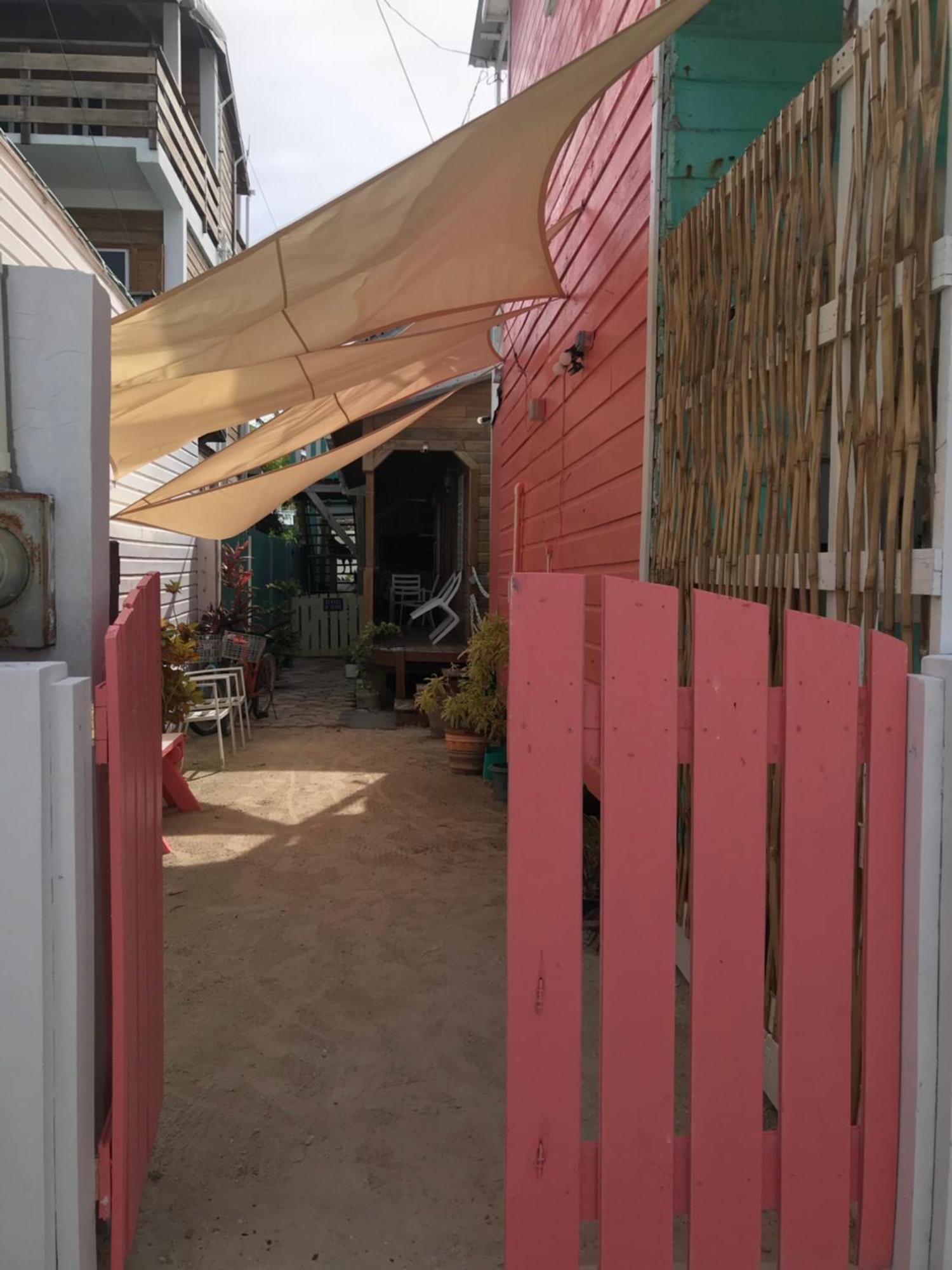 Chila'S Accommodations 키코커 외부 사진